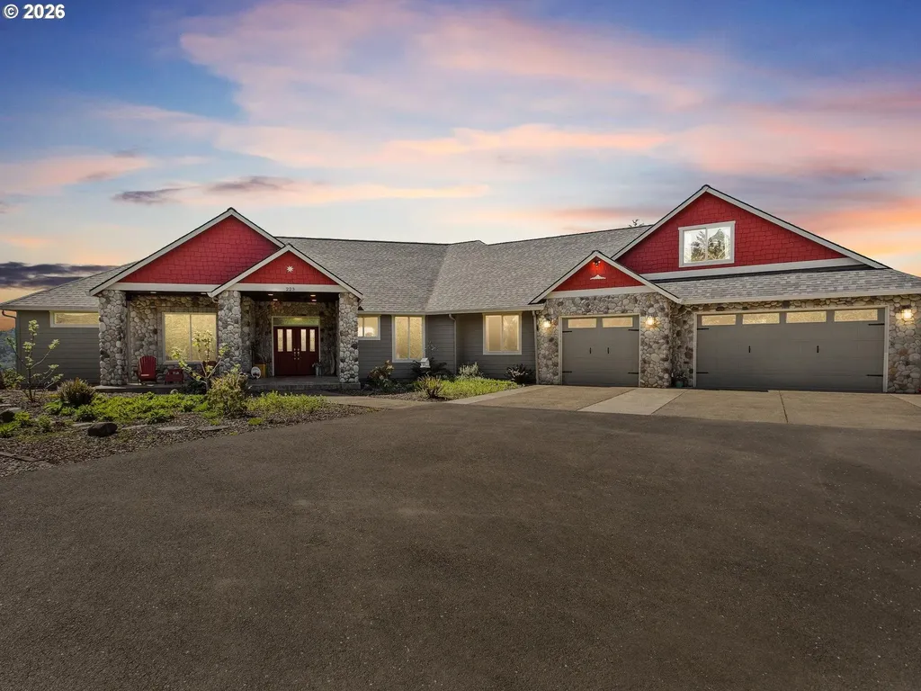 223 Southern Cross Lane Woodland WA 98674