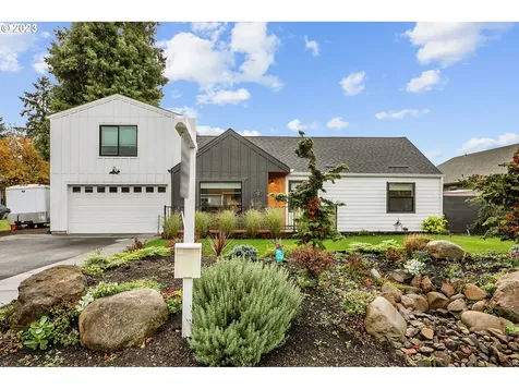 435 W Berkeley Street Gladstone OR 97027