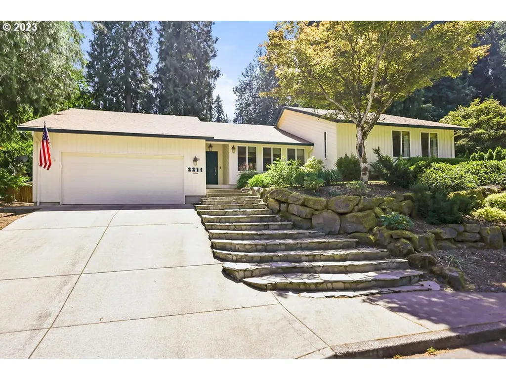 2211 Nw 128th Street Vancouver WA 98685