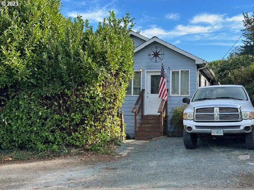 63747 Harriet Road Coos Bay OR 97420
