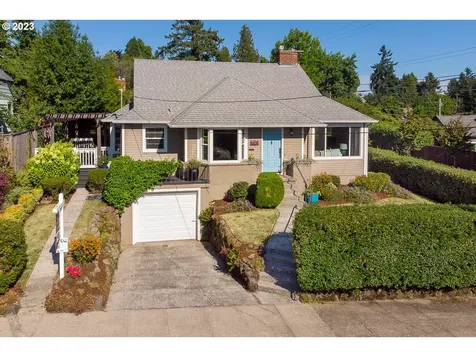 8136 Sw 10th Avenue Portland OR 97219