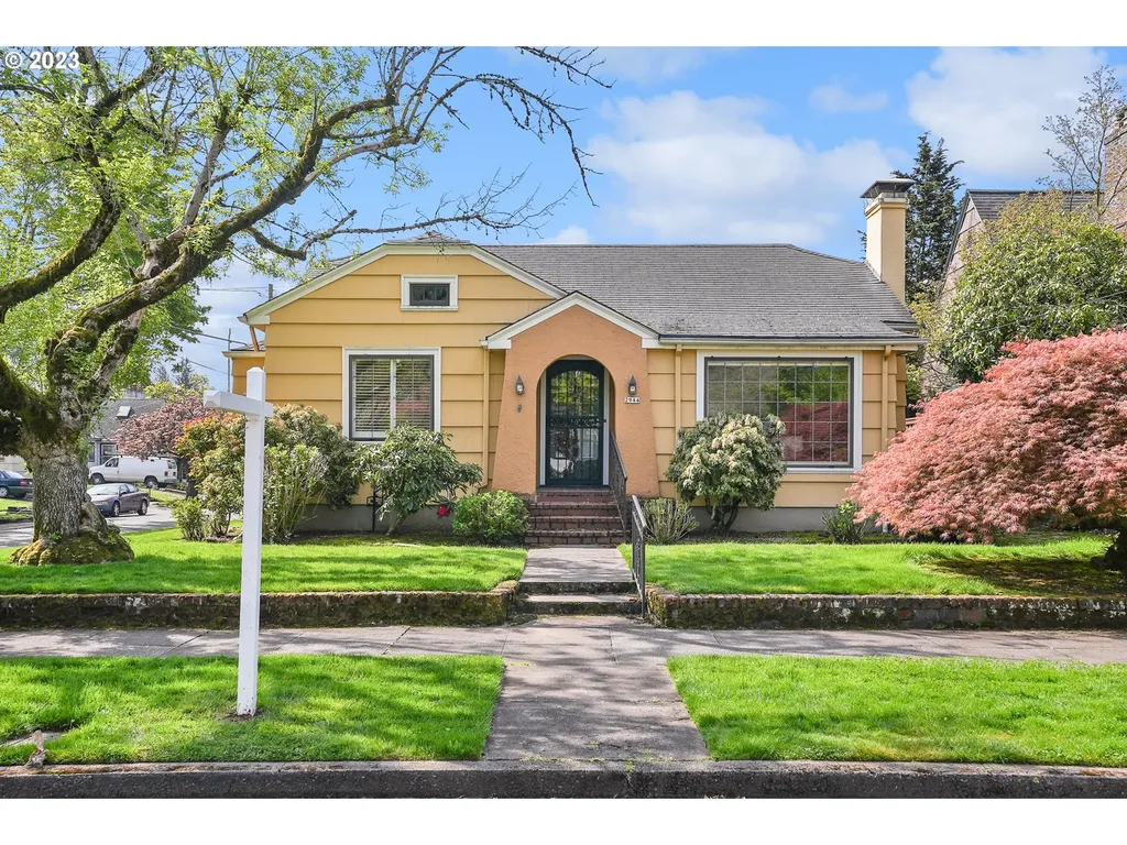 2944 Ne Siskiyou Street Portland OR 97212