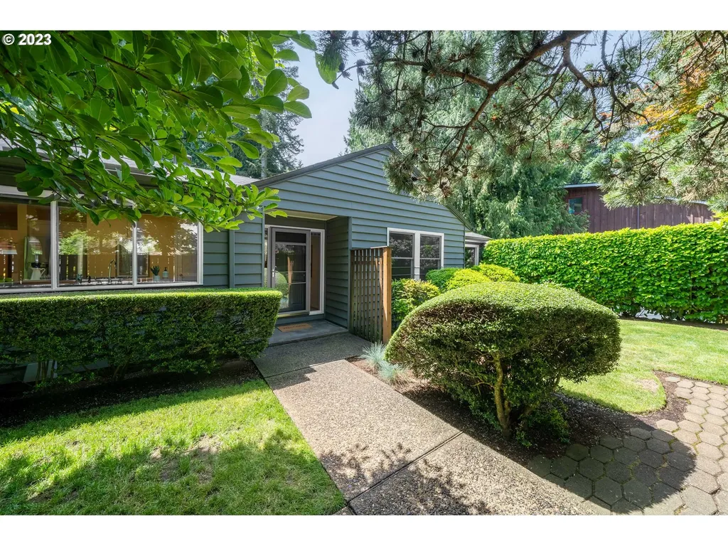 1720 Sw Broadway Drive Portland OR 97201