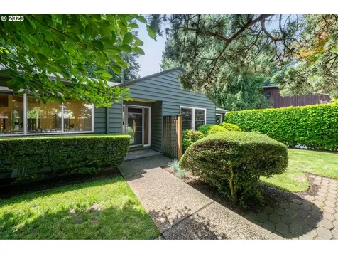 1720 Sw Broadway Drive Portland OR 97201