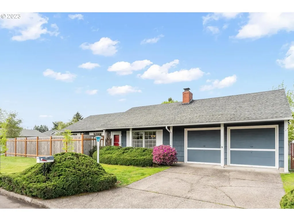 1977 Se 156th Avenue Portland OR 97233