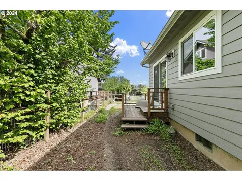 207 S 10th Street Creswell OR 97426