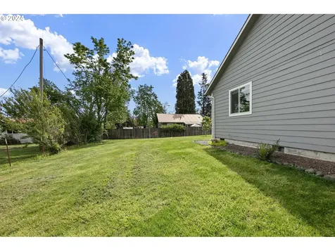 207 S 10th Street Creswell OR 97426