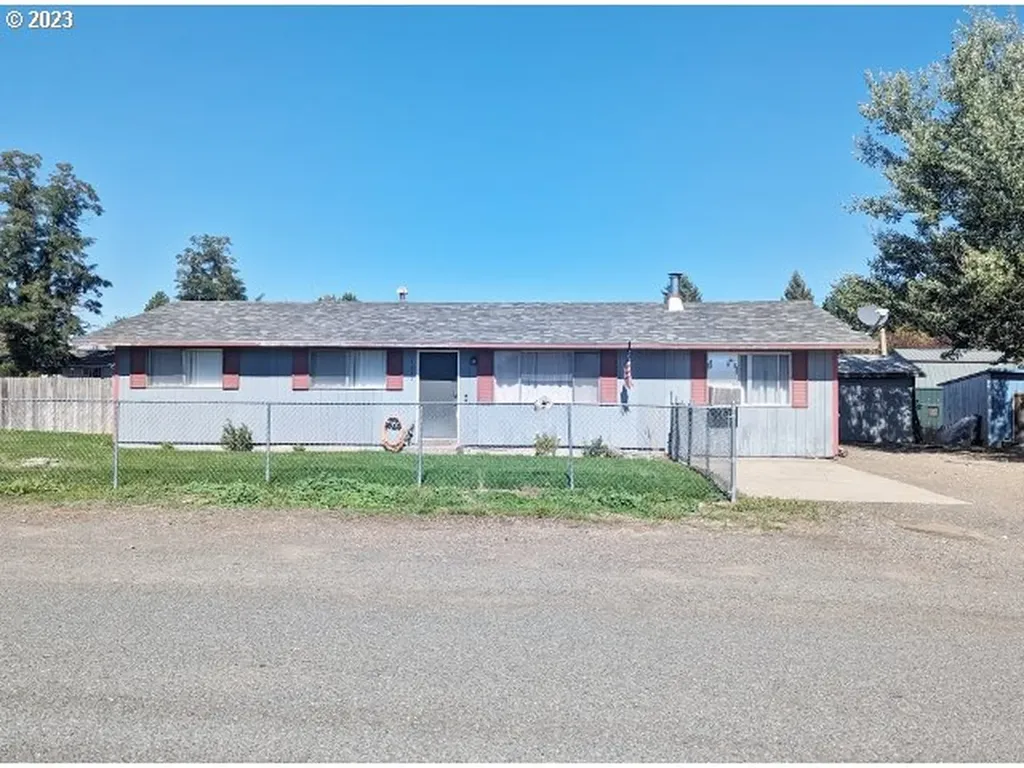 1217 Evanston Street Elgin OR 97827