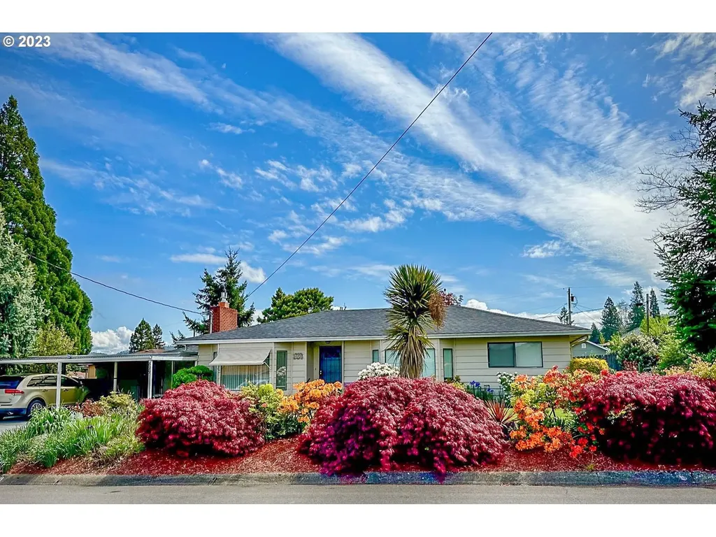 829 W Luellen Drive Roseburg OR 97471