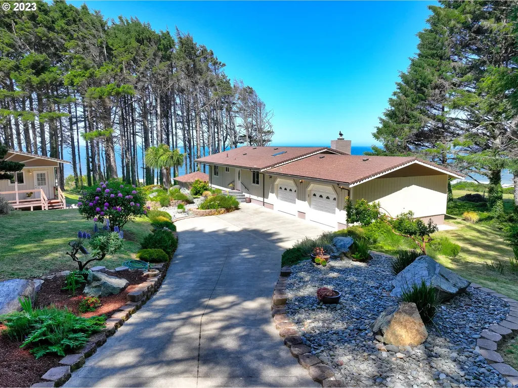 25040 Pistol River Loop Gold Beach OR 97444