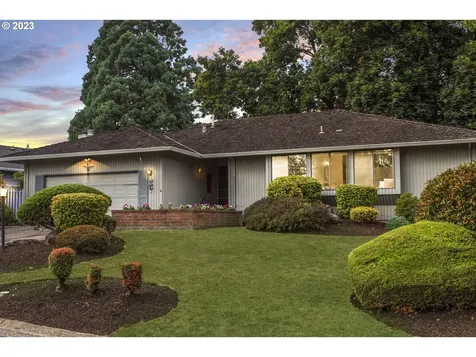 529 Livingood Lane Lake Oswego OR 97034
