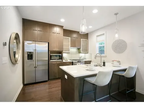 2947 SE Stark Street Portland OR 97214