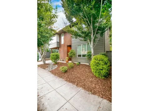 2947 SE Stark Street Portland OR 97214