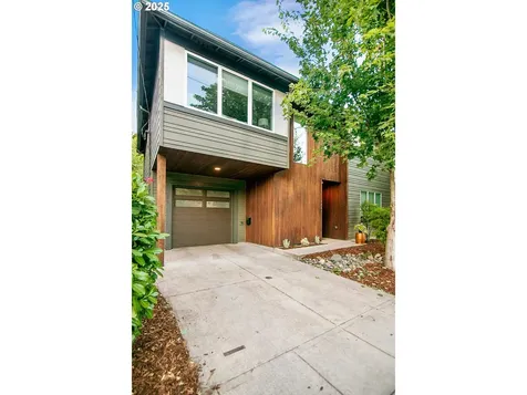 2947 SE Stark Street Portland OR 97214