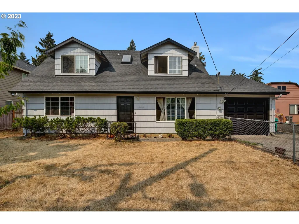 11821 Se Ash Street Portland OR 97216