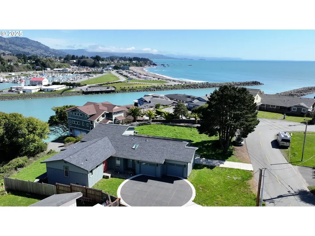 210 Del Norte Lane Brookings OR 97415