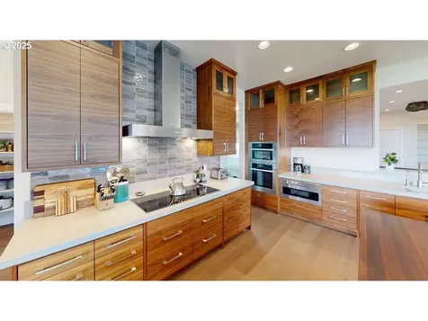 210 Del Norte Lane Brookings OR 97415