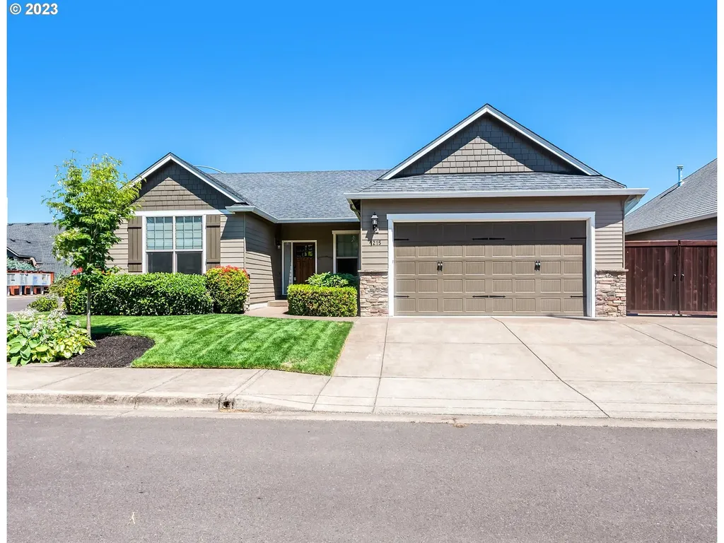 1215 S 40th Place Springfield OR 97478