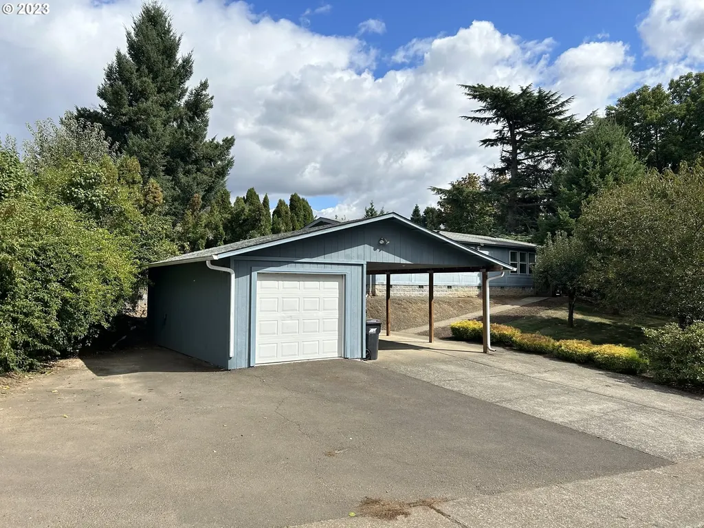 22088 Erica Drive Ne Aurora OR 97002