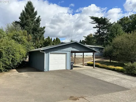 22088 Erica Drive Ne Aurora OR 97002