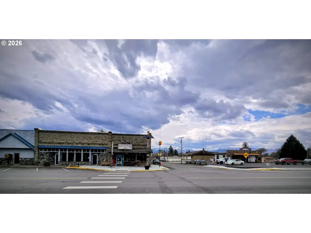 147 SW Front Street Prairie City OR 97869