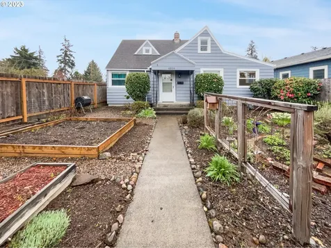 6326 Se Flavel Street Portland OR 97206