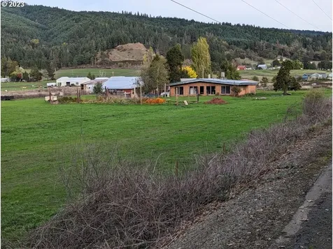 350 Deady Crossing Road Sutherlin OR 97479