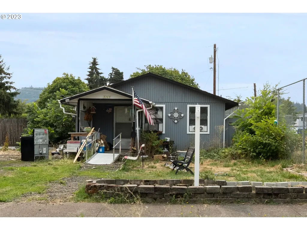 1111 D Street Springfield OR 97477