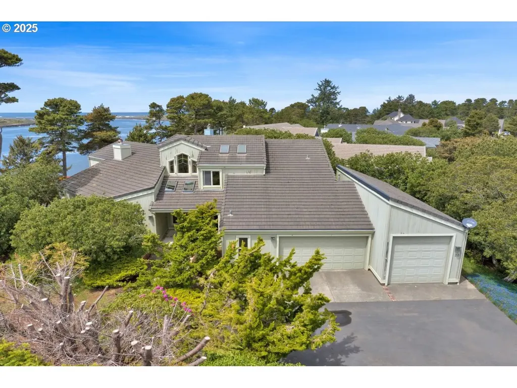 28 Shoreline Drive Florence OR 97439