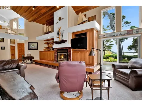 28 Shoreline Drive Florence OR 97439