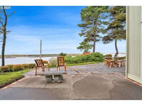 28 Shoreline Drive Florence OR 97439