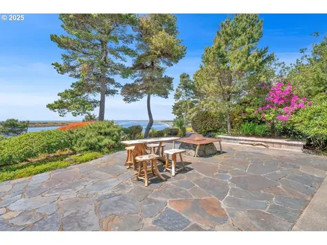 28 Shoreline Drive Florence OR 97439