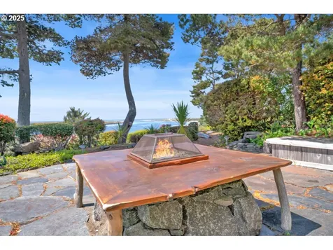 28 Shoreline Drive Florence OR 97439