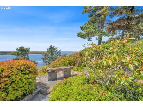 28 Shoreline Drive Florence OR 97439