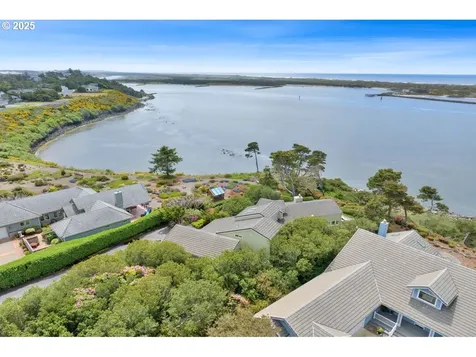 28 Shoreline Drive Florence OR 97439