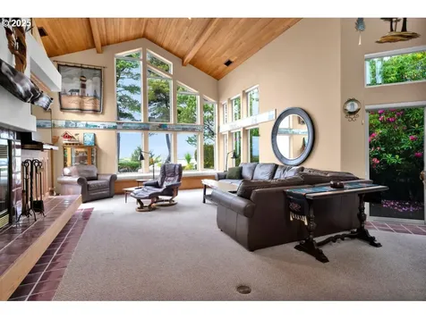 28 Shoreline Drive Florence OR 97439