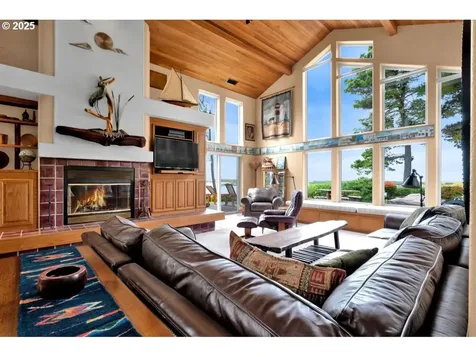 28 Shoreline Drive Florence OR 97439