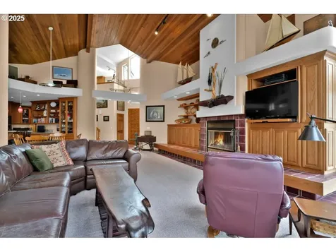 28 Shoreline Drive Florence OR 97439