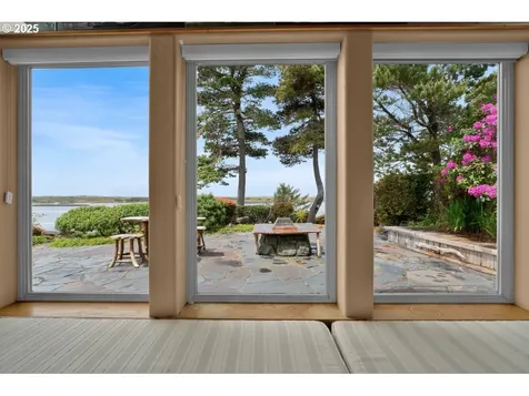 28 Shoreline Drive Florence OR 97439