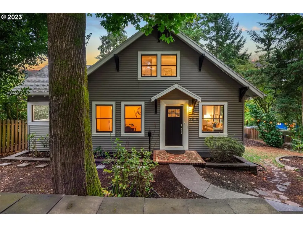 7016 Sw 7th Avenue Portland OR 97219