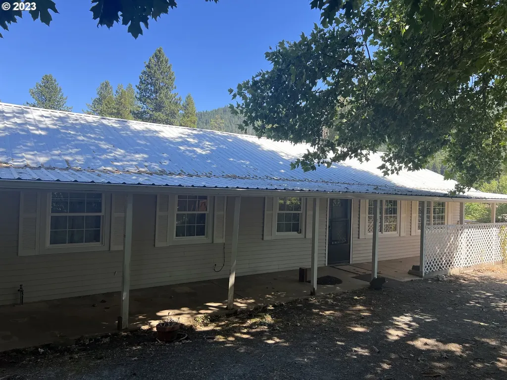 22240 Tiller Trail Highway Days Creek OR 97429