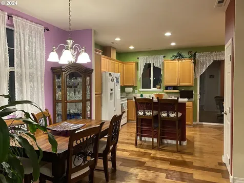 9287 Sw Sweek Drive Tualatin OR 97062