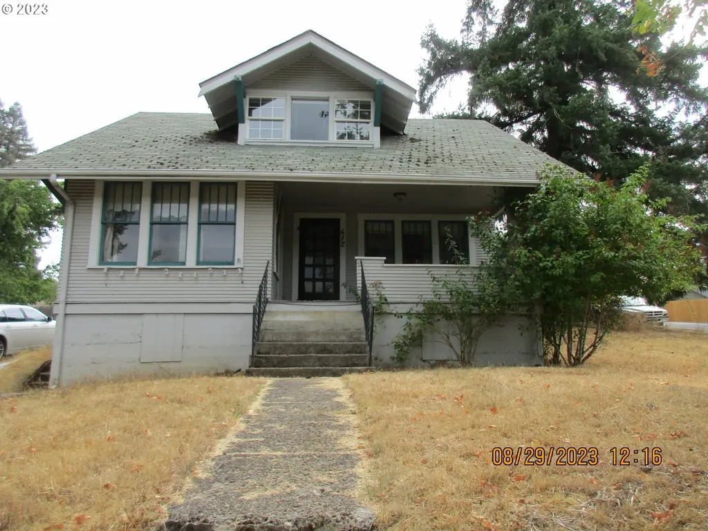 612 N State Street Sutherlin OR 97479