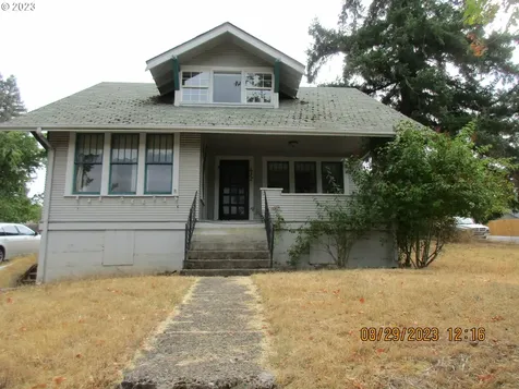 612 N State Street Sutherlin OR 97479