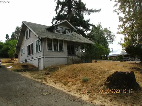 612 N State Street Sutherlin OR 97479