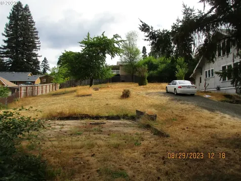 612 N State Street Sutherlin OR 97479