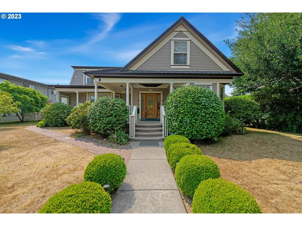 2348 Marion Street North Bend OR 97459