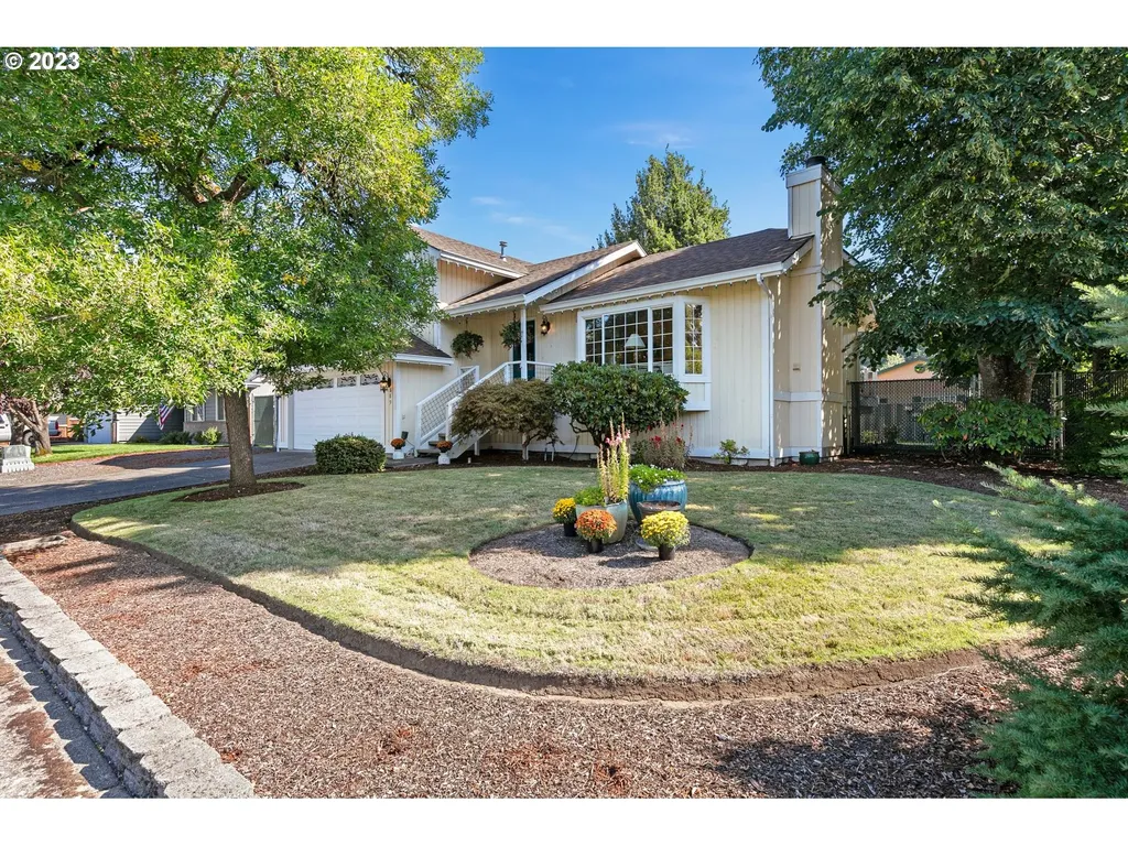 889 S 45th Place Springfield OR 97478