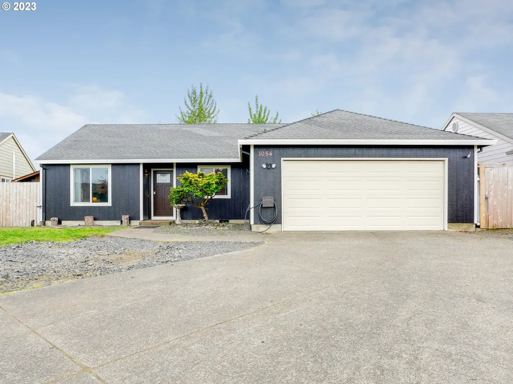1054 Pana Street Woodburn OR 97071
