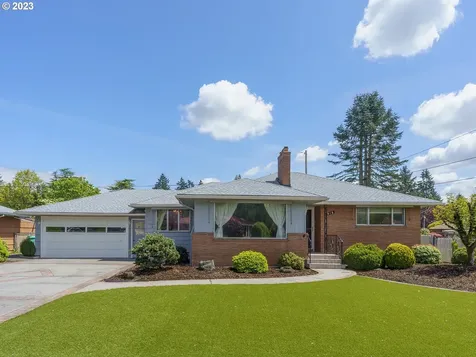 916 Ne 107th Place Portland OR 97220
